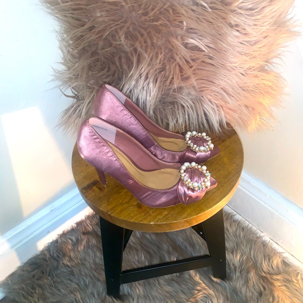 Anne Michelle Pumps